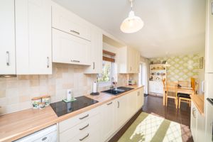 KITCHEN/DINER- click for photo gallery